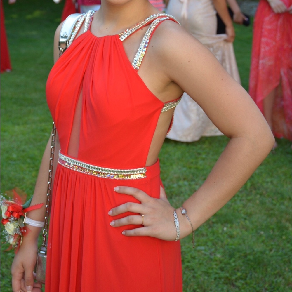 Prom dress - Picture 1 of 2